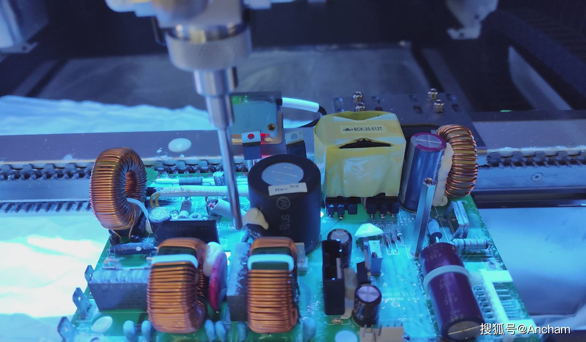 三防漆 守护电子设备稳定运行的无形铠甲